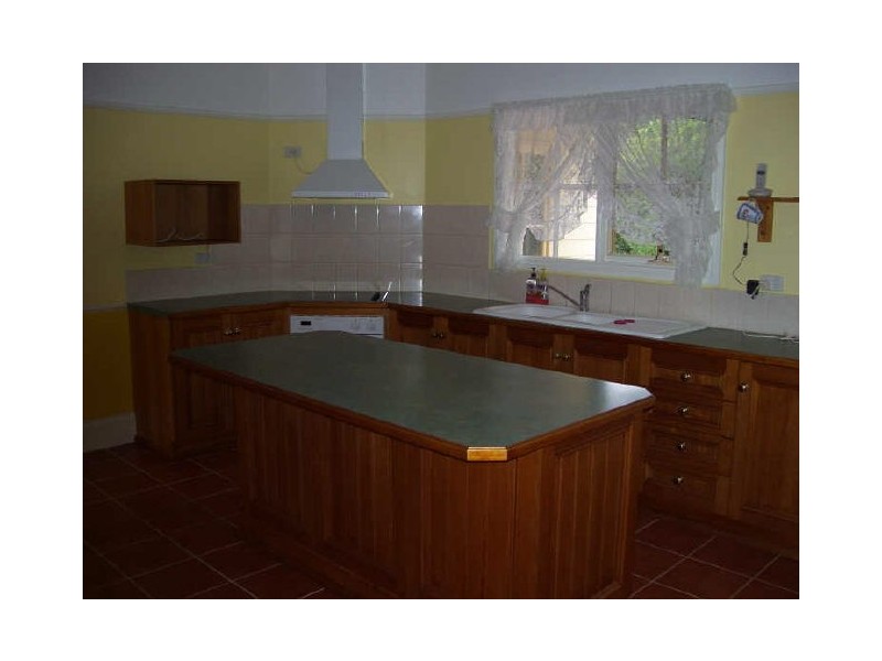 24 Thom Street, Alexandra VIC 3714