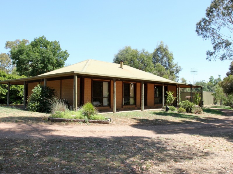 19 Weeks Crt, Alexandra VIC 3714