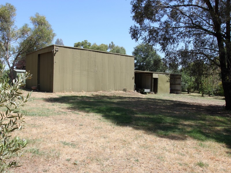 19 Weeks Crt, Alexandra VIC 3714