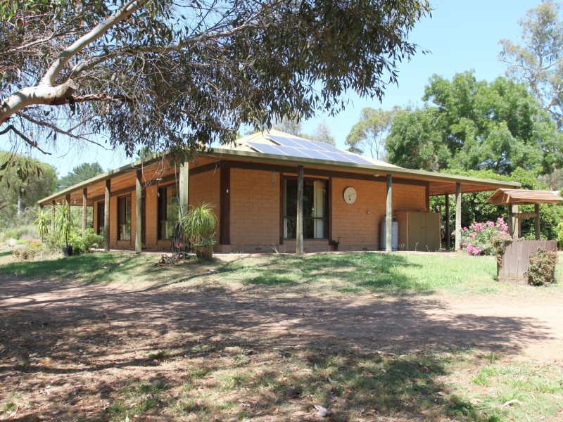 19 Weeks Crt, Alexandra VIC 3714