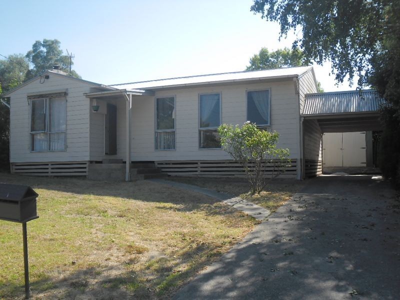 6 Fifth Street, Eildon VIC 3713