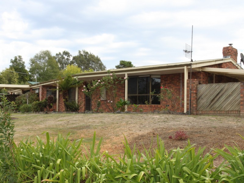 14 Savage Court, Eildon VIC 3713