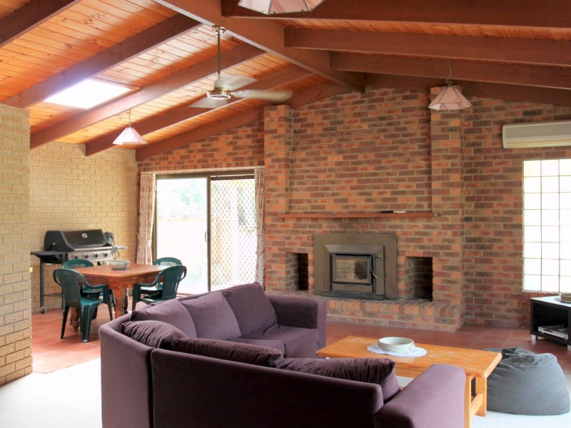 14 Savage Court, Eildon VIC 3713