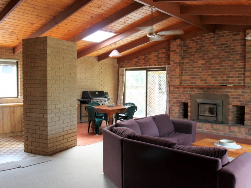 14 Savage Court, Eildon VIC 3713