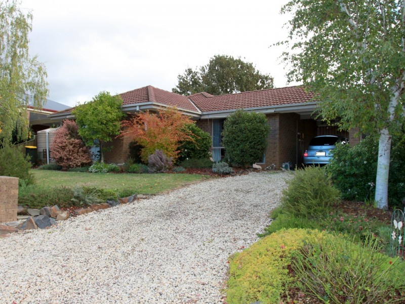 10 Oswald Drive, Alexandra VIC 3714