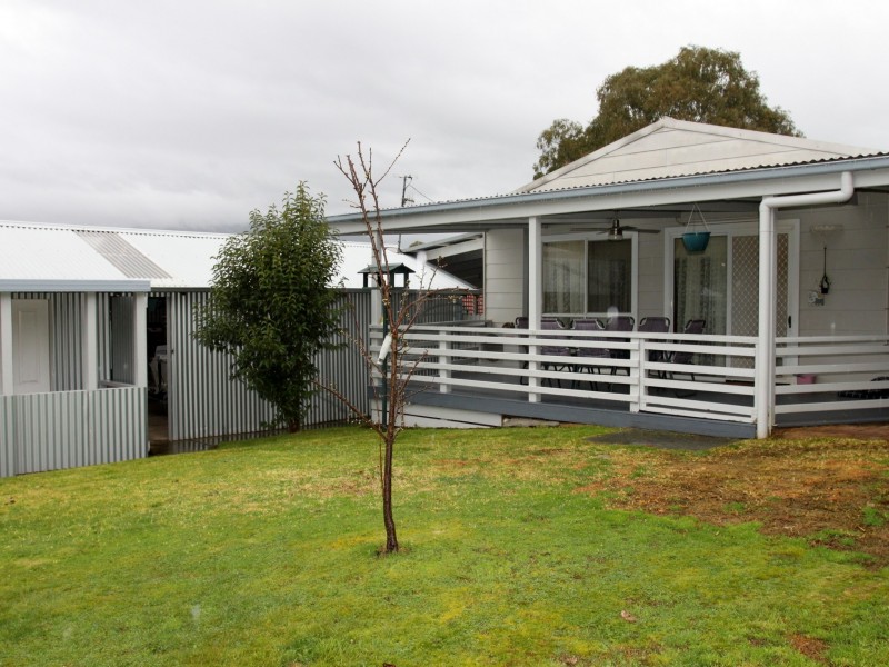 22 Fourth Street, Eildon VIC 3713