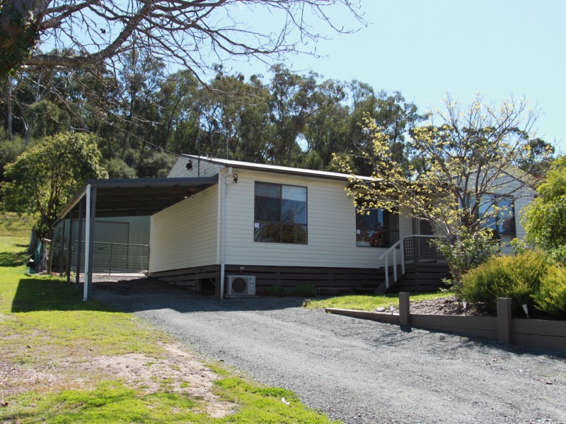 35 Fifth Street, Eildon VIC 3713
