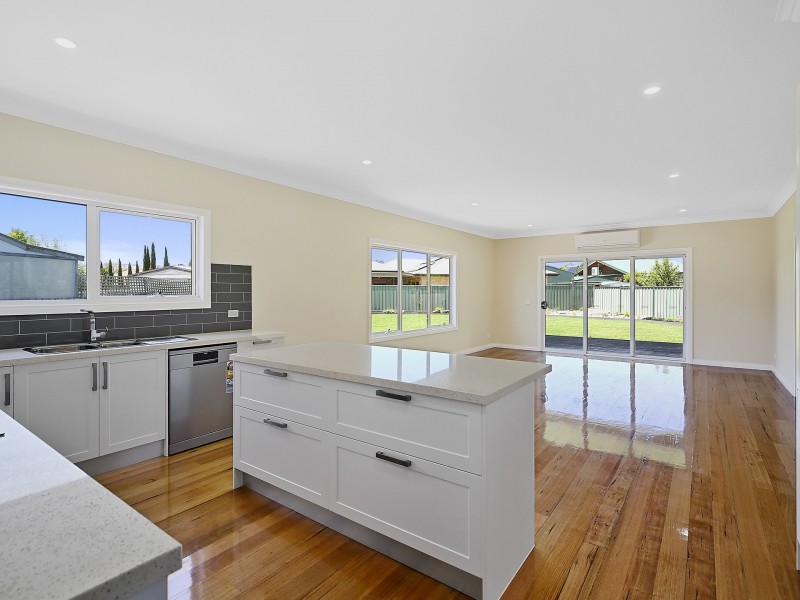 11 Coates Court, Alexandra VIC 3714