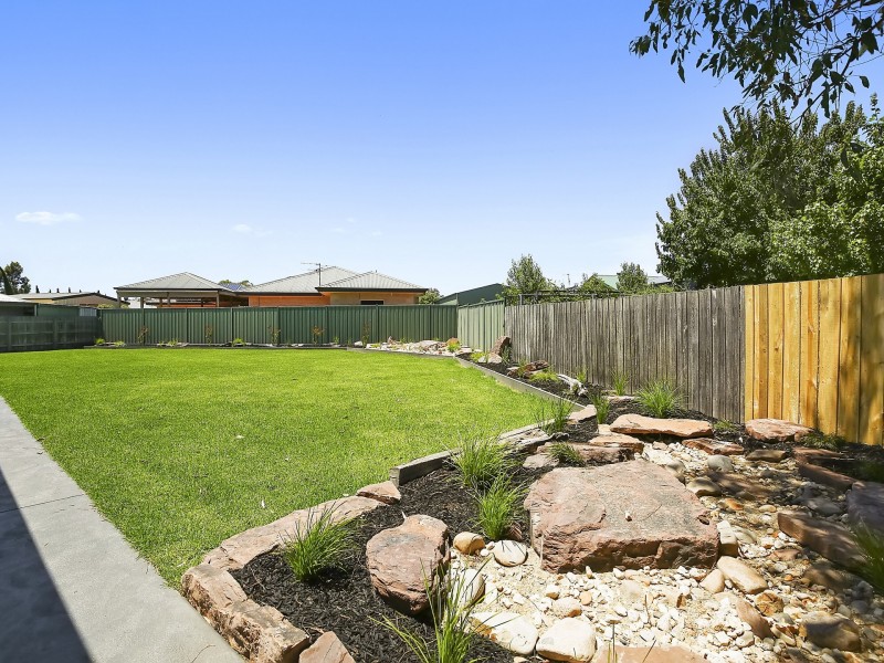 11 Coates Court, Alexandra VIC 3714
