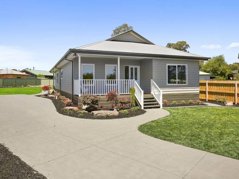 11 Coates Court, Alexandra VIC 3714