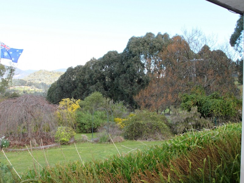 27 Shannon Court, Eildon VIC 3713