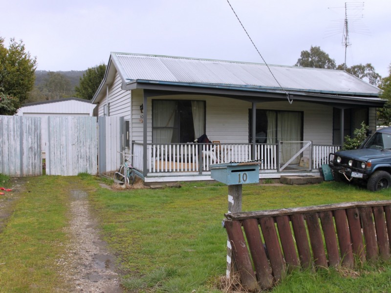 10 Shaw Avenue, Eildon VIC 3713