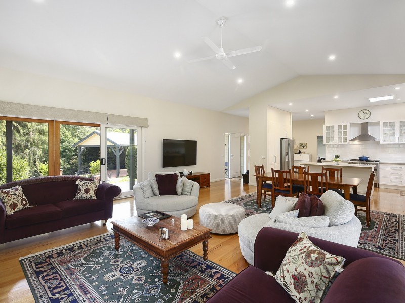 1 Mareeba Avenue, Buxton VIC 3711