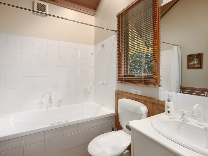 1 Mareeba Avenue, Buxton VIC 3711