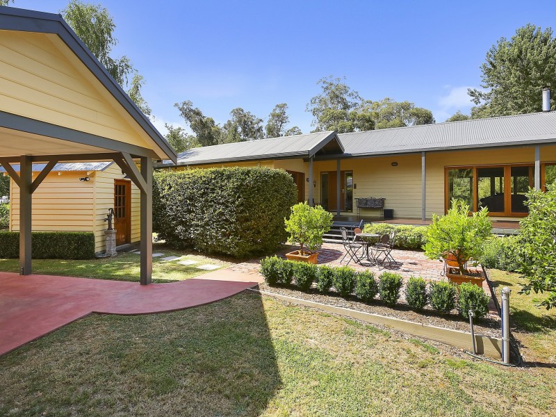 1 Mareeba Avenue, Buxton VIC 3711