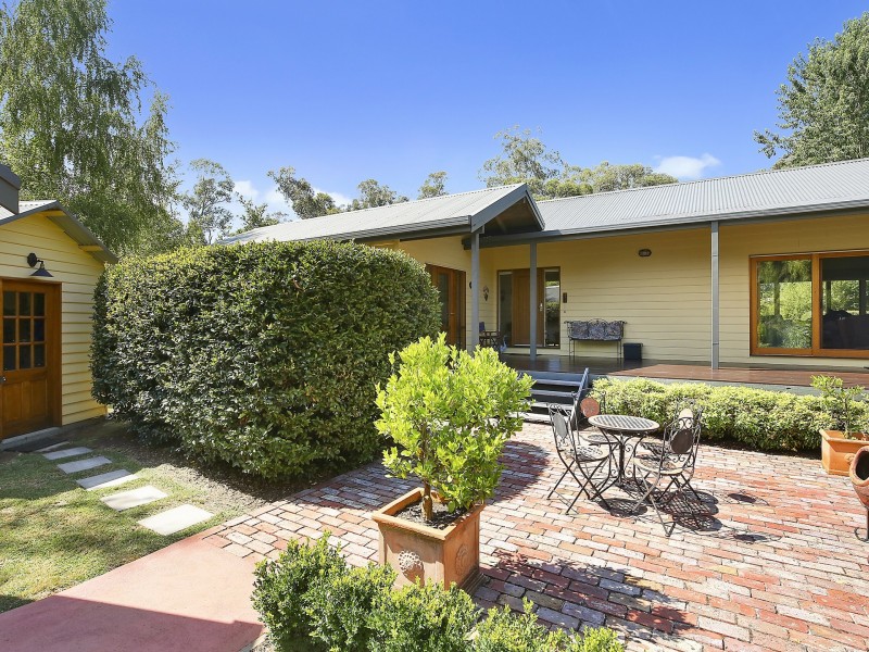 1 Mareeba Avenue, Buxton VIC 3711