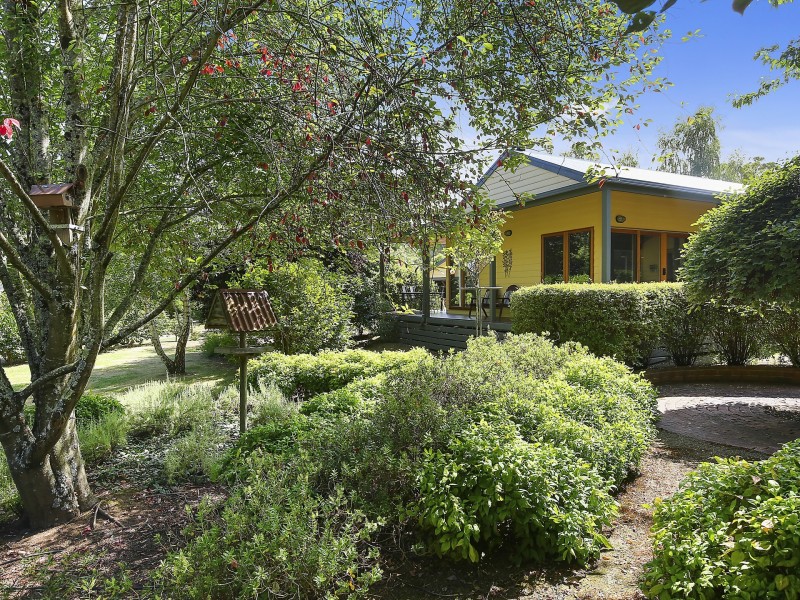 1 Mareeba Avenue, Buxton VIC 3711