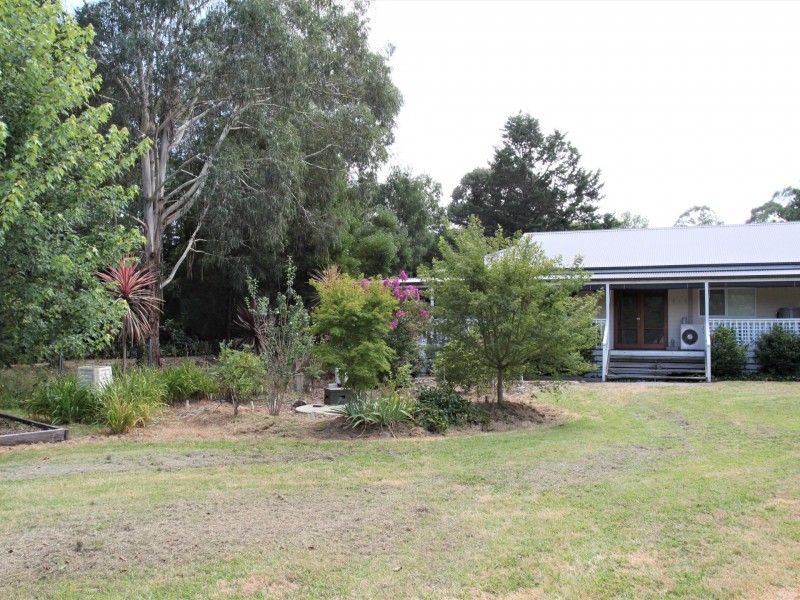 27 Mareeba Avenue, Buxton VIC 3711