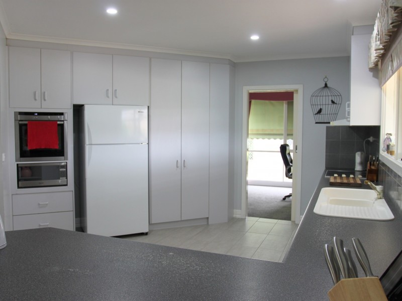 6 Jones Close, Alexandra VIC 3714