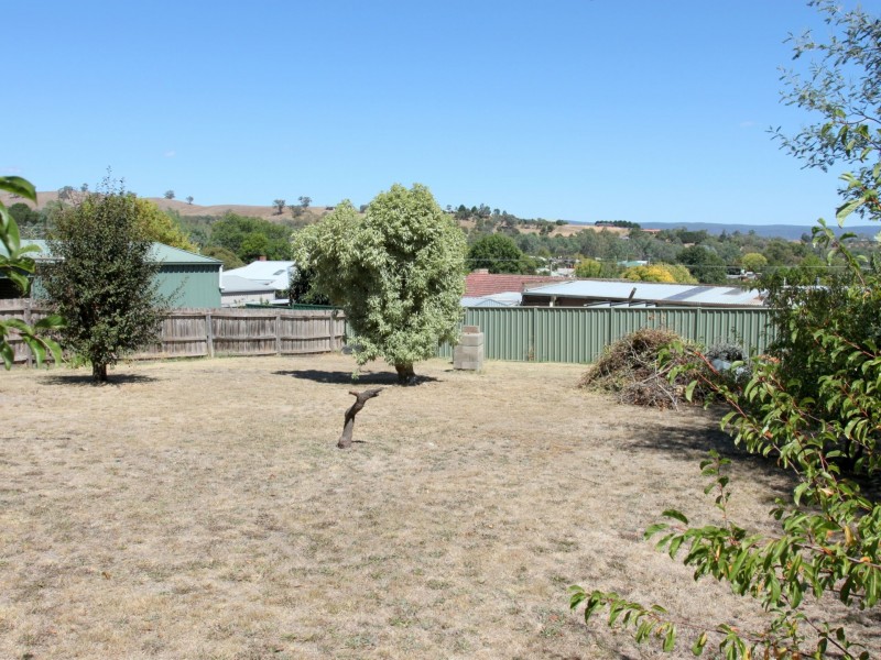 22 Villeneuve Street, Alexandra VIC 3714