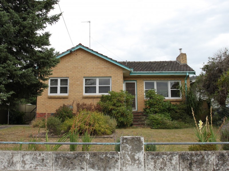 8 High Street, Eildon VIC 3713