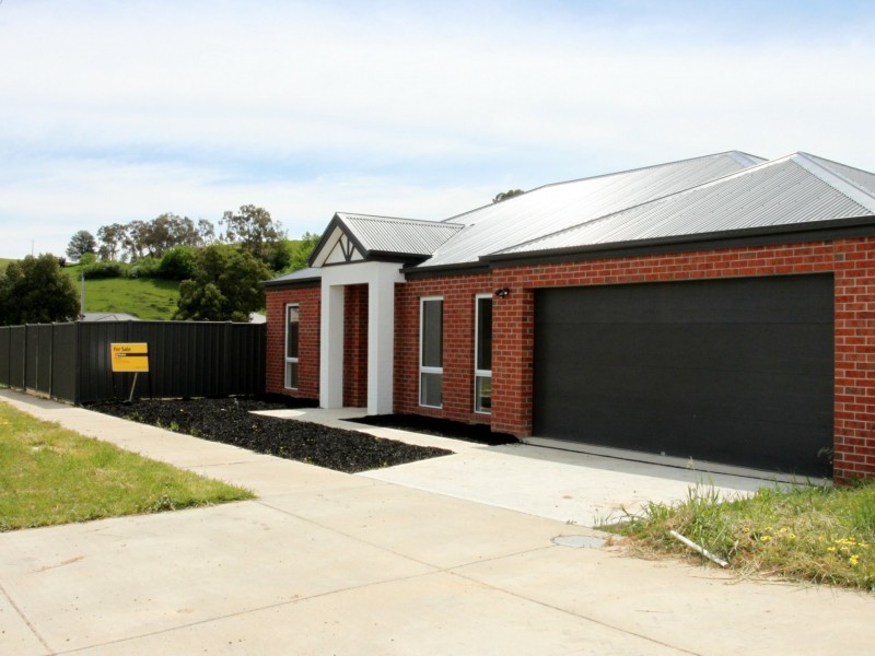 33 Johnston Street, Alexandra VIC 3714