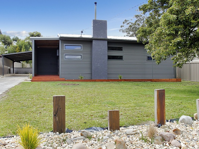 6 Centre Avenue, Eildon VIC 3713