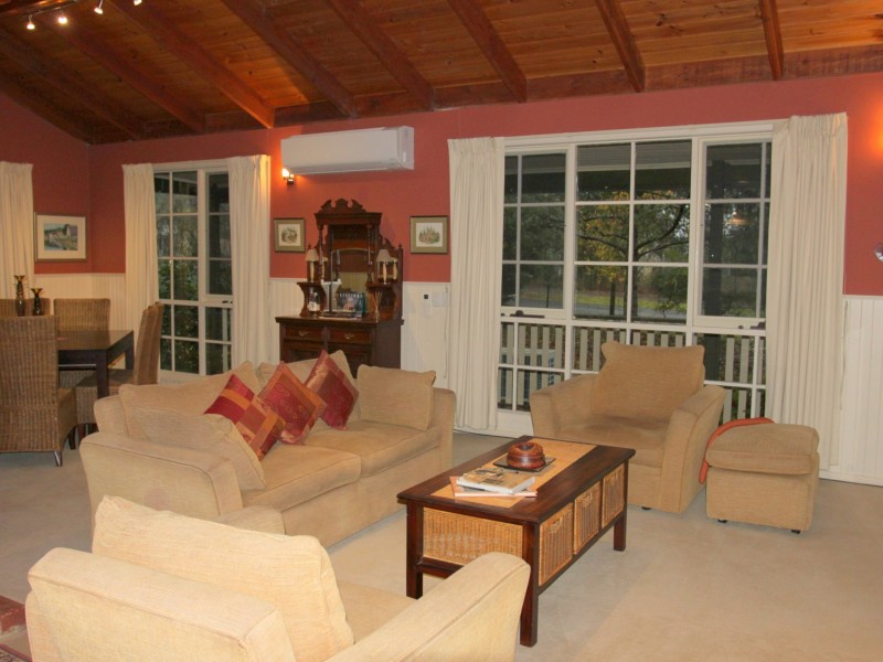 2 Ballina Crt, Buxton VIC 3711