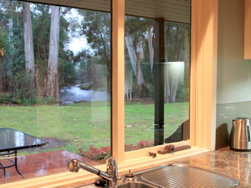 2 Ballina Crt, Buxton VIC 3711