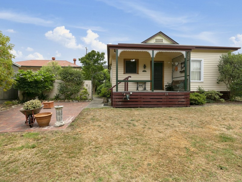 15 High Street, Eildon VIC 3713