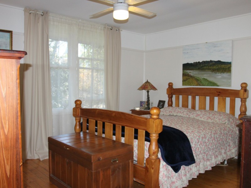 4 Hillside Avenue, Eildon VIC 3713