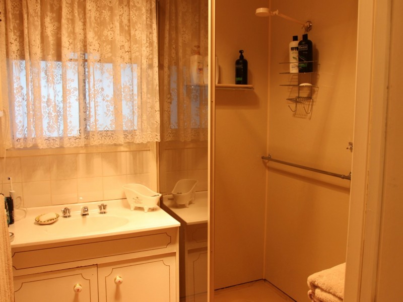 4 Hillside Avenue, Eildon VIC 3713