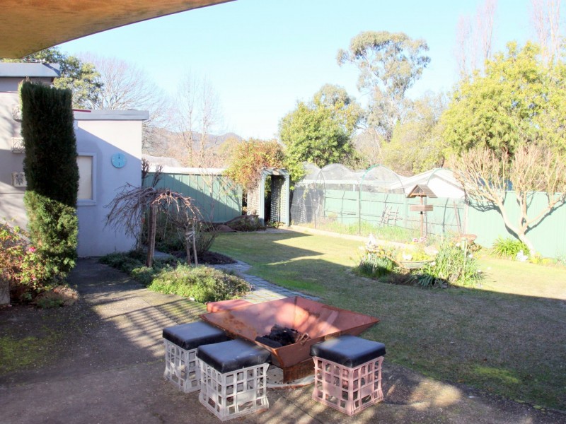 4 Hillside Avenue, Eildon VIC 3713