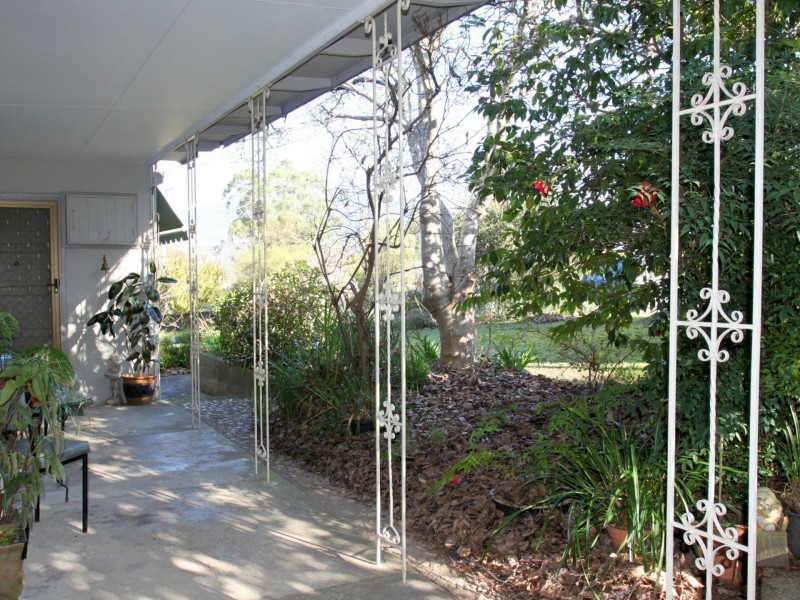 4 Hillside Avenue, Eildon VIC 3713