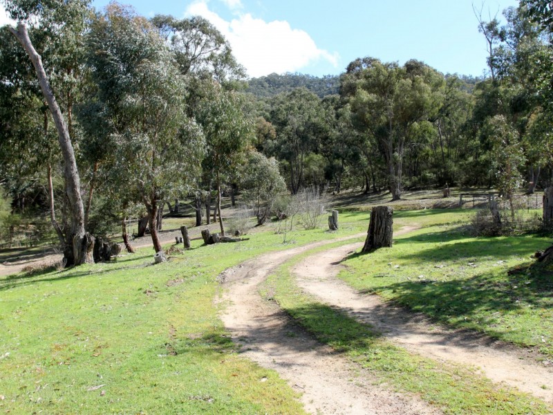 6 Hill Court, Eildon VIC 3713