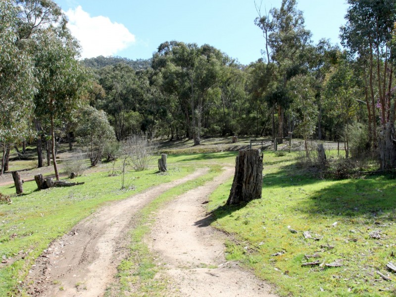 6 Hill Court, Eildon VIC 3713