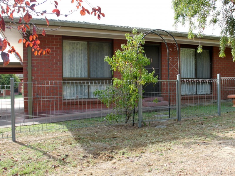 2/62 Coster Street, Alexandra VIC 3714