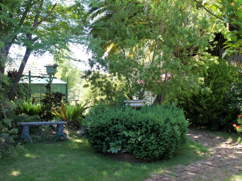 18 Hillside Avenue, Eildon VIC 3713