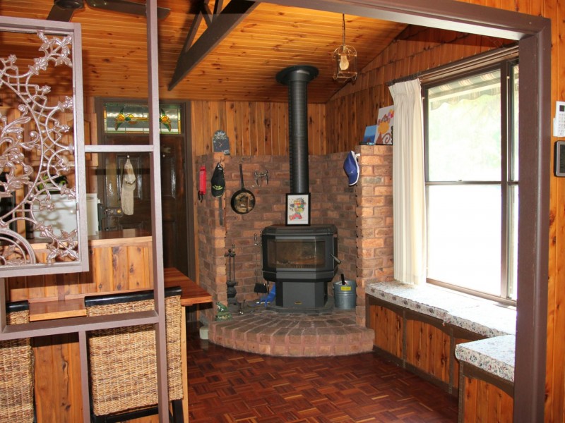 18 Hillside Avenue, Eildon VIC 3713
