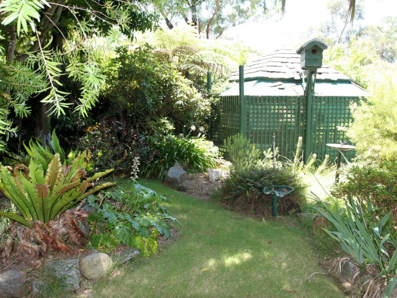 18 Hillside Avenue, Eildon VIC 3713