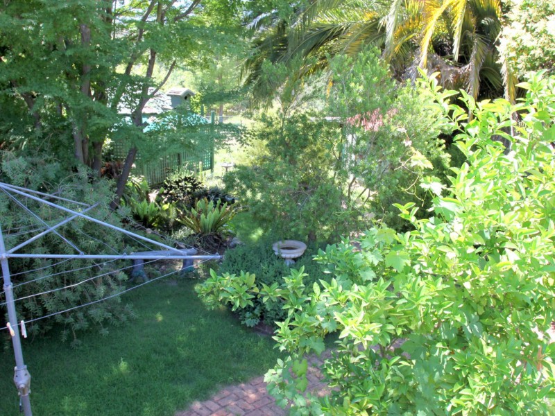 18 Hillside Avenue, Eildon VIC 3713