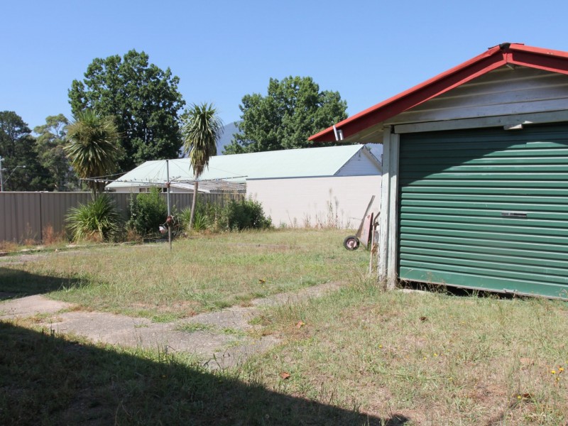 3 Eighth Street, Eildon VIC 3713