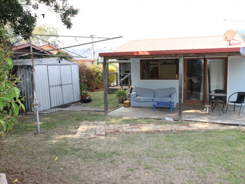 24 Shaw Avenue, Eildon VIC 3713