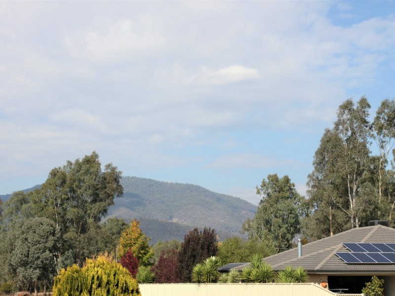 24 Shaw Avenue, Eildon VIC 3713