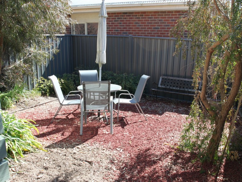 4/5 Myrtle Street, Alexandra VIC 3714