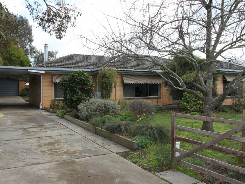 70 Bayley Street, Alexandra VIC 3714