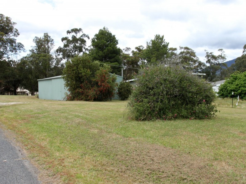 2 Main Street, Eildon VIC 3713