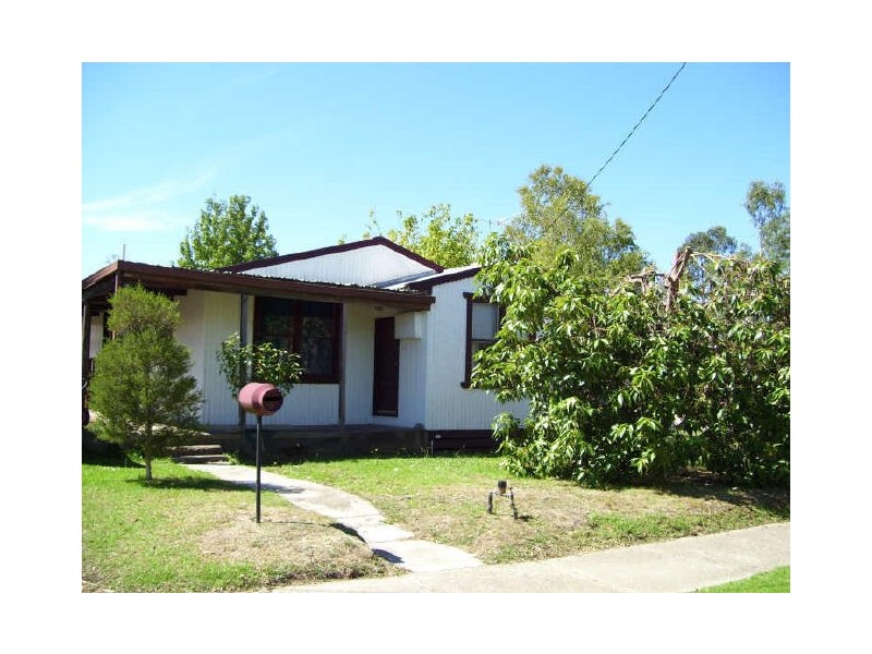 2 Tenth Street, Eildon VIC 3713