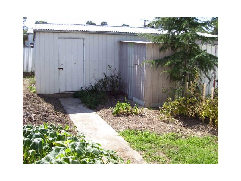 2 Tenth Street, Eildon VIC 3713