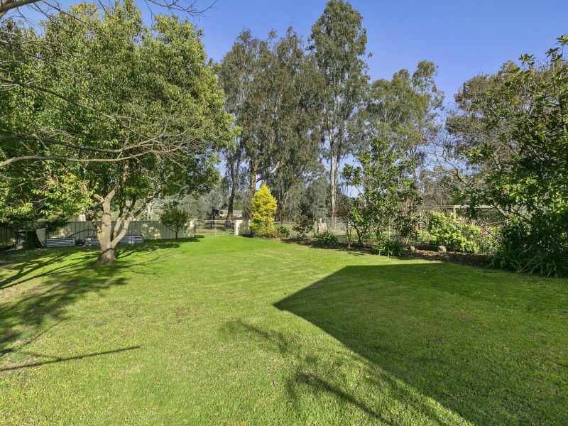 7 Shaw Avenue, Eildon VIC 3713